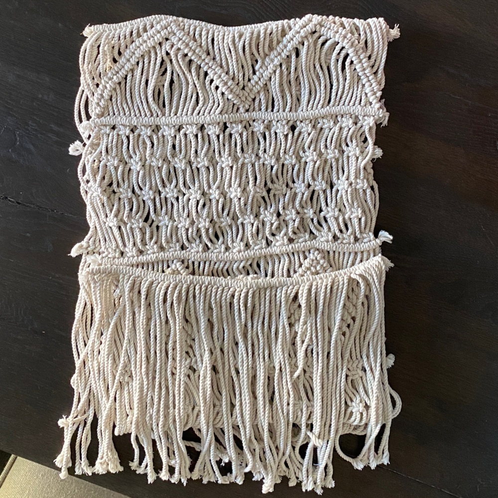Elegant Cream Macrame Table Runner